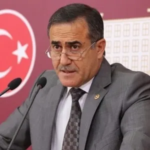 İhsan Özkes