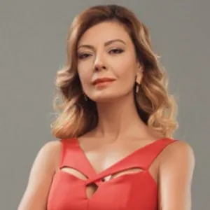 Özge Özder