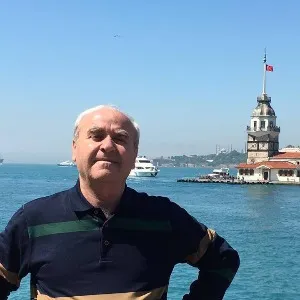 Azad Karadereli