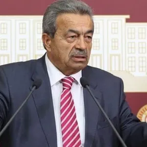 Kamer Genç