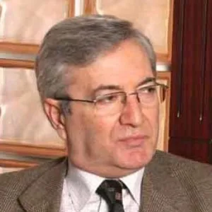 Beşir Ayvazoğlu