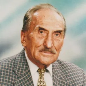 İsmet Giritli