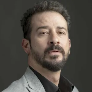 Özay Özgüler