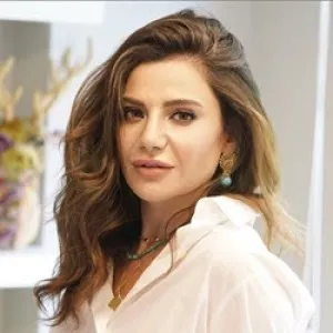 Asena Bülbüloğlu biyografi fotoğrafı
