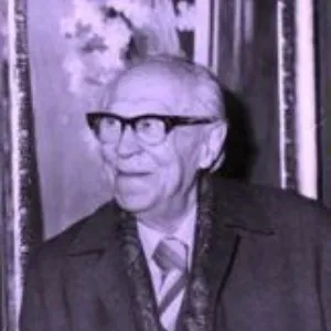 Elif Naci