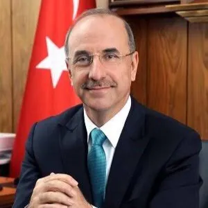 İsa Apaydın