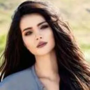 Melisa Aslı Pamuk - Biyografya