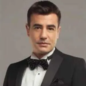 Tayanç Ayaydın